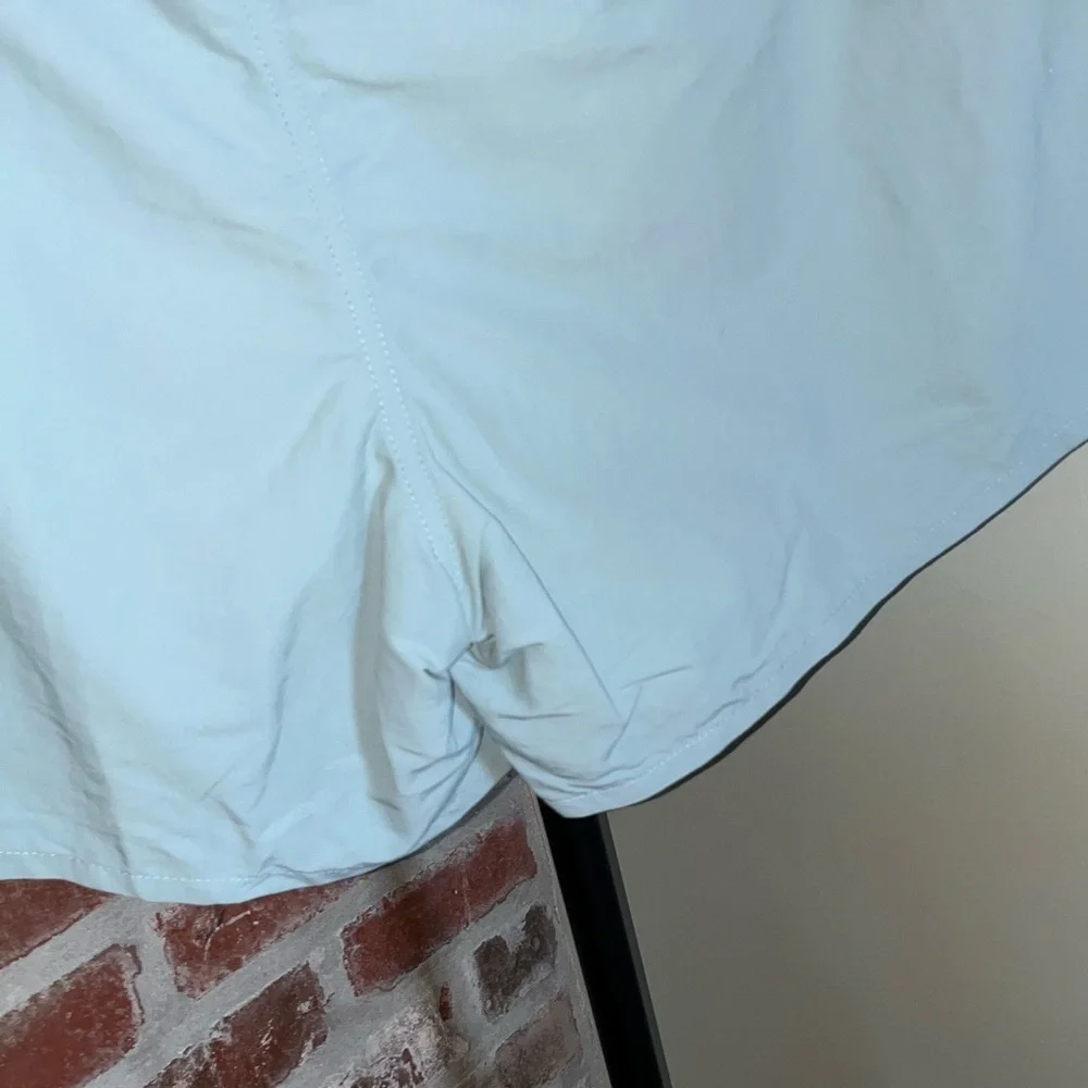 Patagonia men’s Baggies shorts in a light blue | size xl